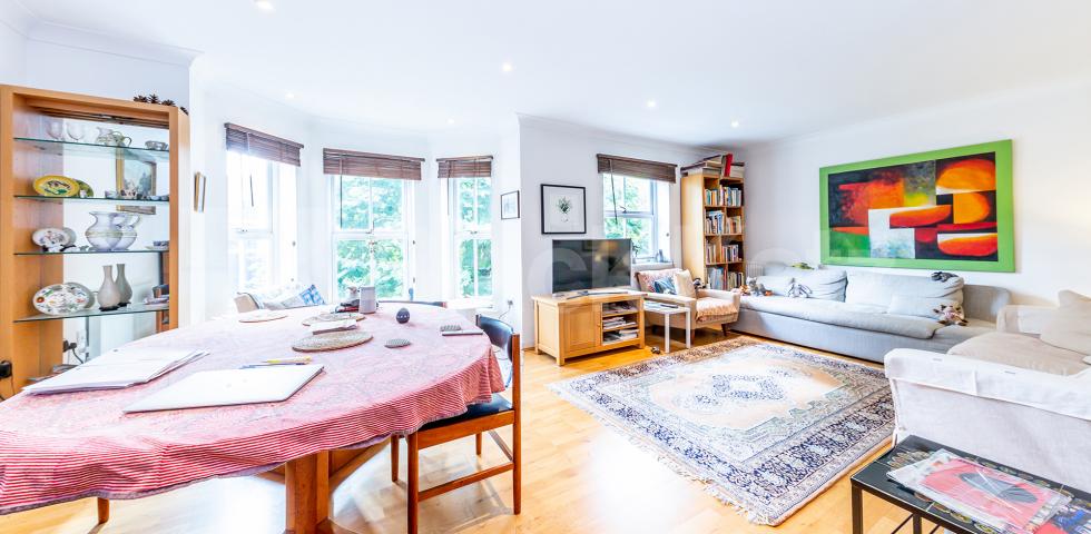 modern 2 bed 2 bath in camden within a private development mins to tube & shops Northpoint Square, Camden